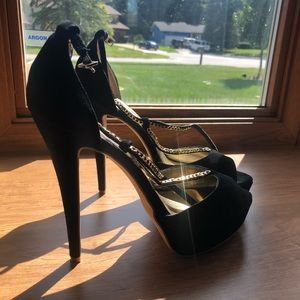 Steve Madden Peep Toe Suede Heel